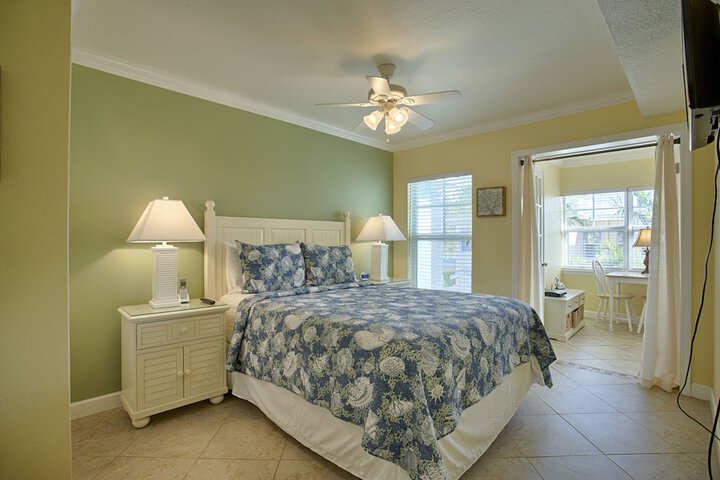 Barefoot Beach Resort