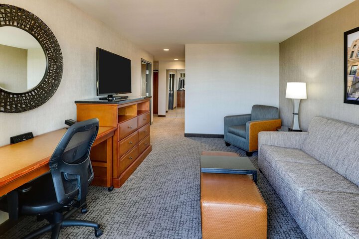 Room 37 of 80