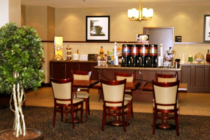 Hampton Inn & Suites by Hilton Laval