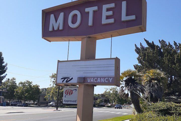 Hotel 12 of 54