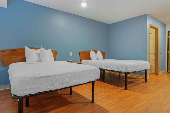 Room 10 of 24
