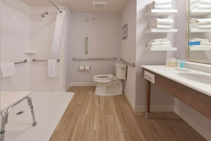 Hampton Inn & Suites Seattle / Redmond