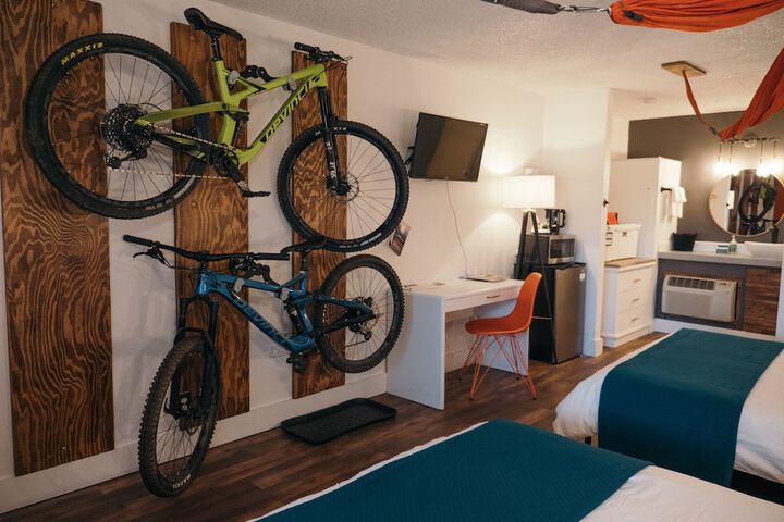 Room 45 of 76