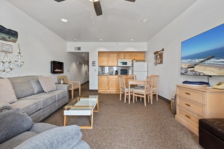 Beach House Inn & Suites