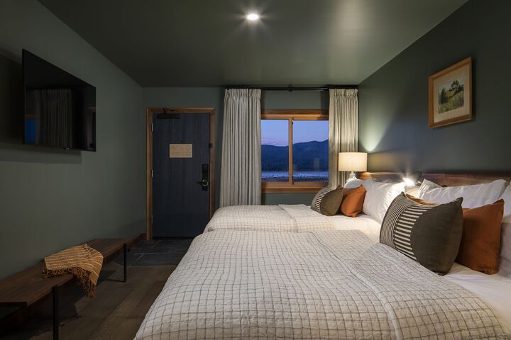 Room 34 of 41