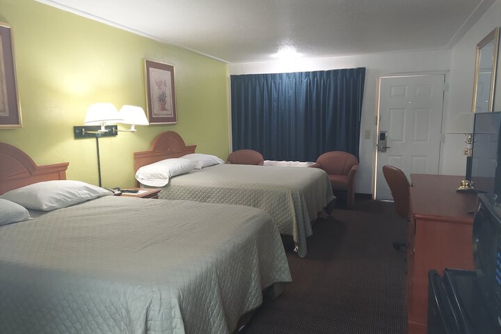 Room 14 of 16
