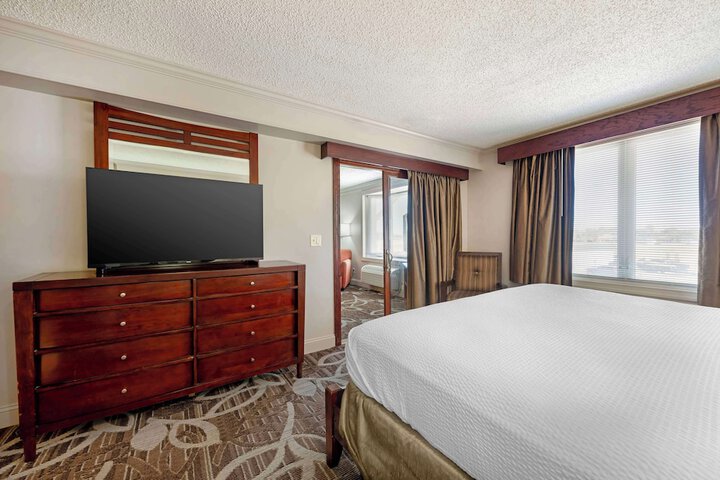 Room 27 of 54