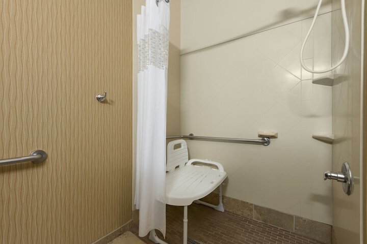 Room 12 of 27