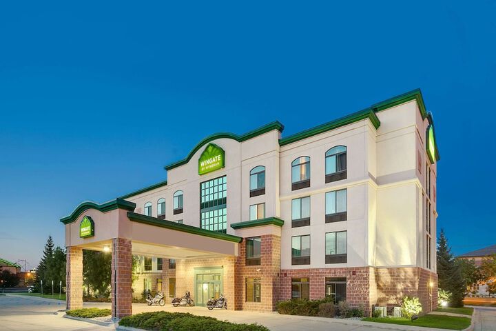 Hotel 2 of 50