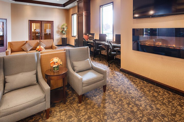 Best Western Plus Winnipeg Airport Hotel