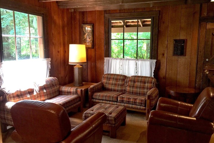 84SW - Sauna - Soaker Tub - Fireplace - Sleeps 6