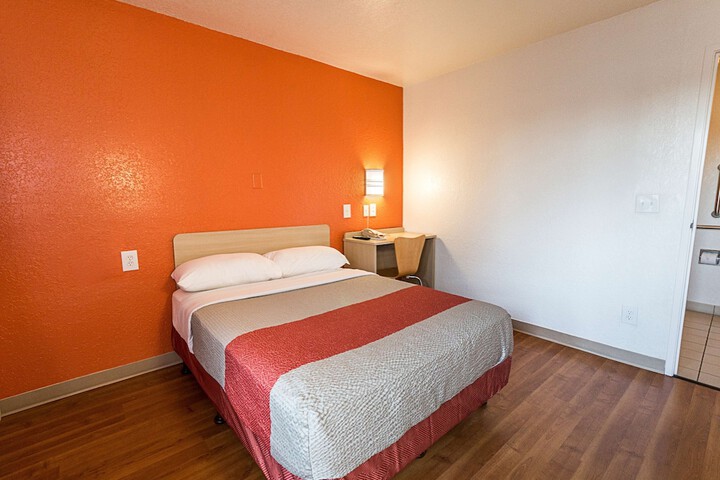 Room 19 of 29
