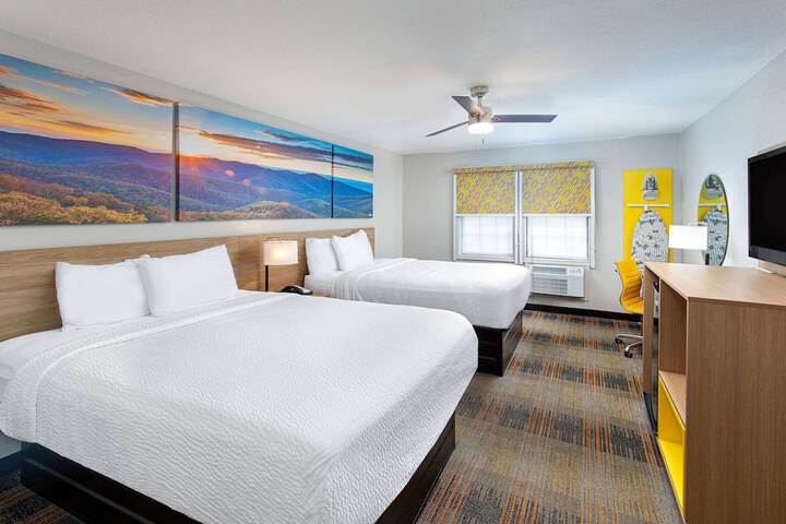 Room 32 of 62