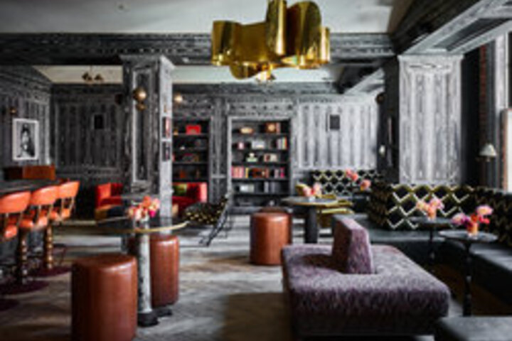 Lounge 96 of 105