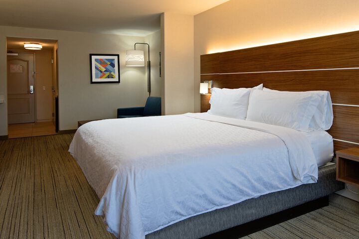 Room 10 of 35