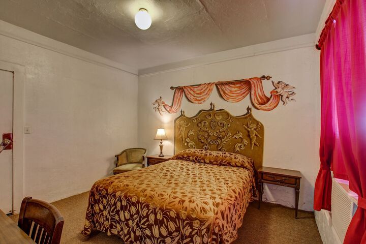 Room 75 of 97
