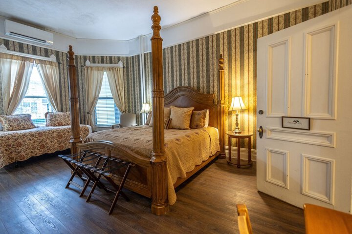 Room 37 of 48