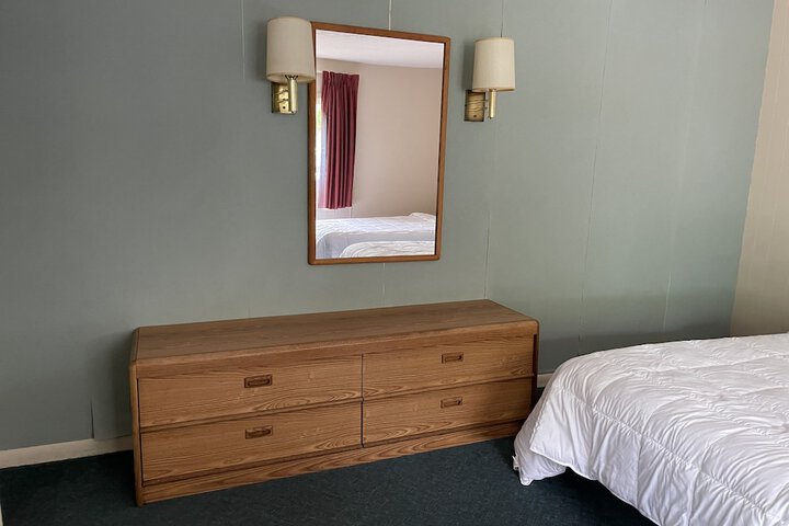 Room 82 of 103