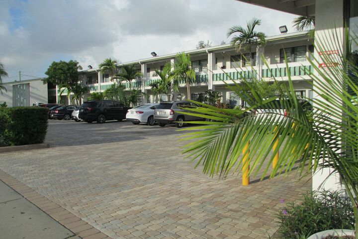 Hotel 6 of 51