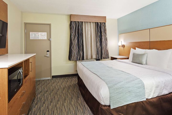 Room 15 of 28