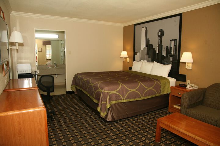 Room 10 of 19
