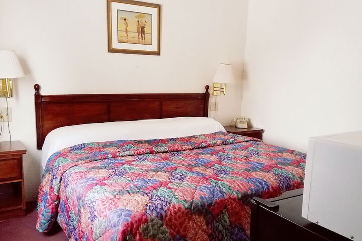 Room 7 of 25