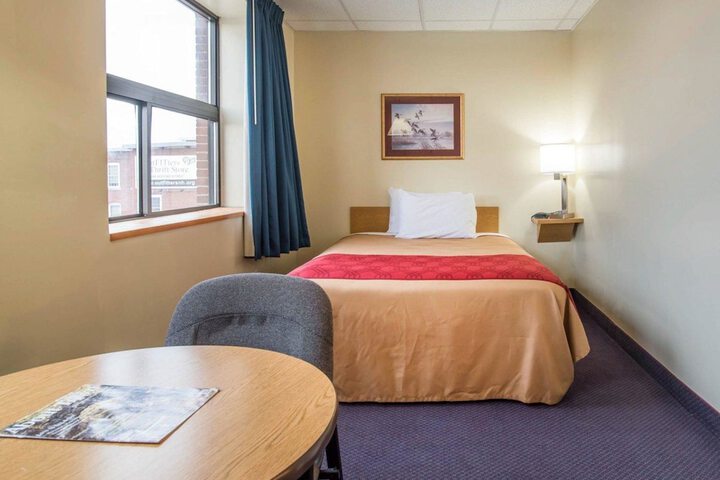 Room 18 of 25