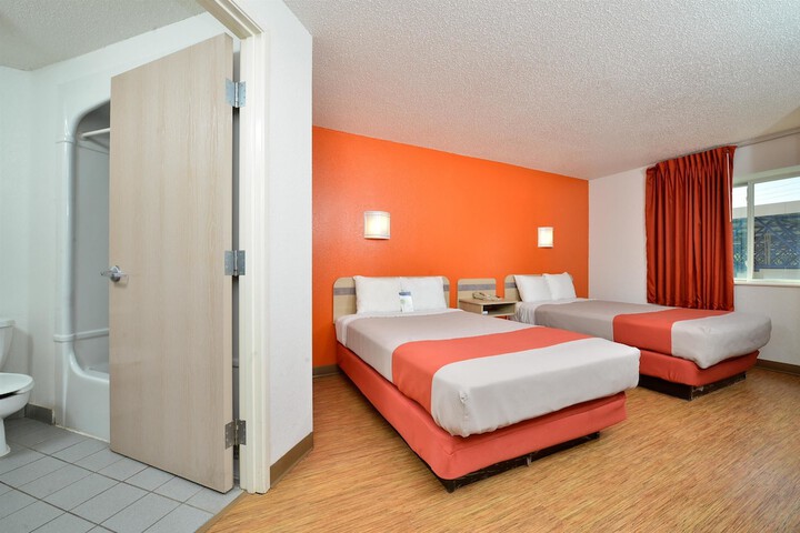 Room 14 of 27