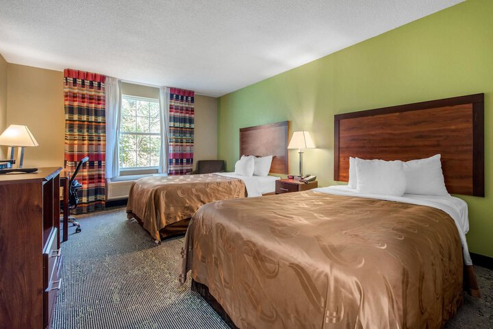 Room 32 of 38