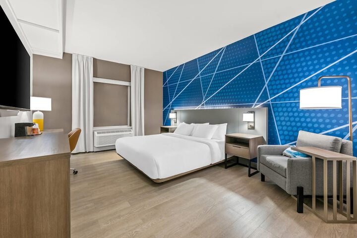 Comfort Inn & Suites River City Decatur