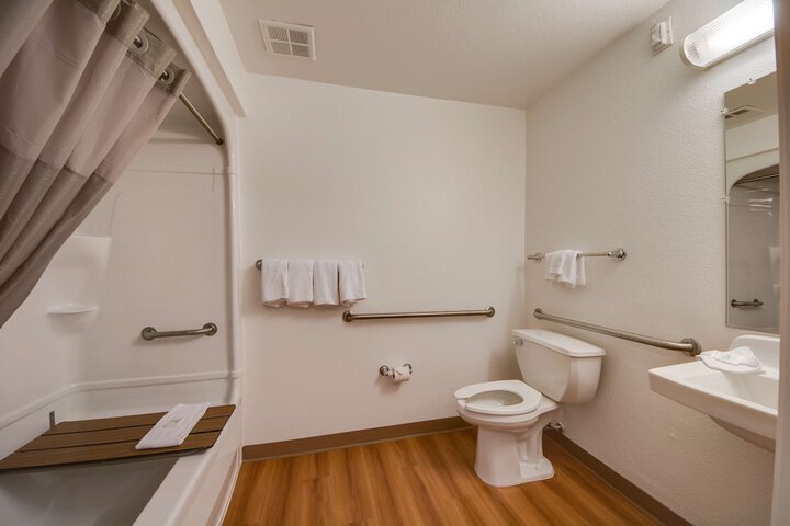 Room 18 of 39