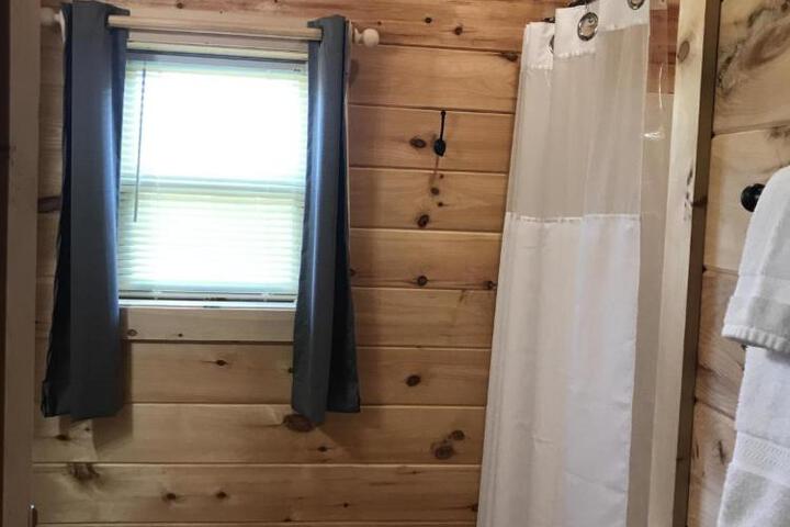 Moore Road Cabin 1 Pet Friendly