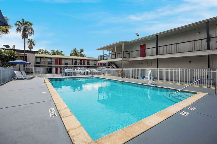 Pool 5 of 39
