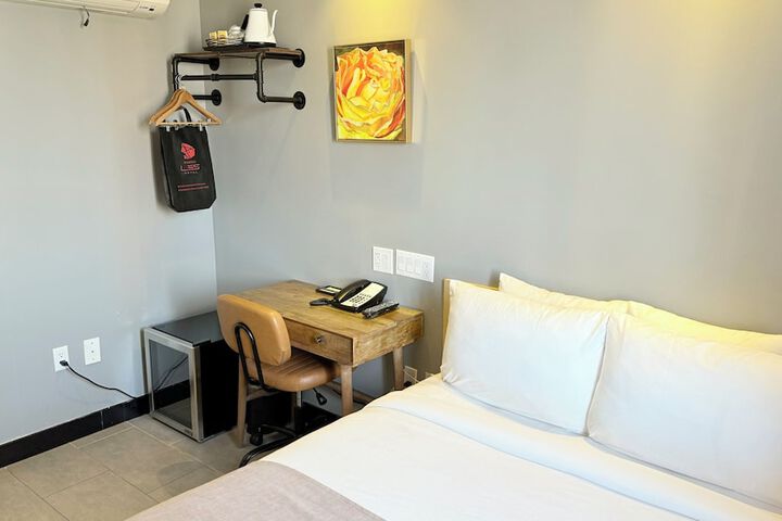 Room 19 of 48