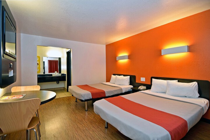 Room 29 of 33