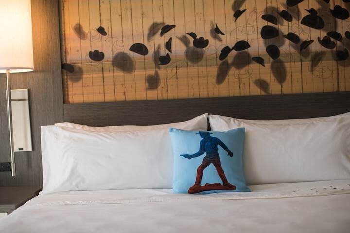 Room 23 of 70