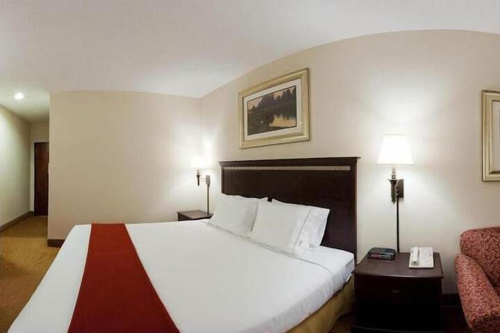 Room 11 of 26