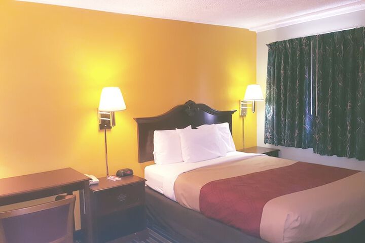 Room 26 of 49