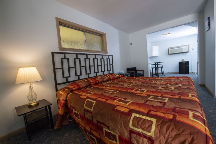 Room 102 of 154
