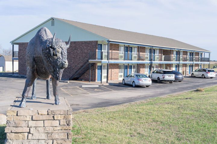 Lebo Inn