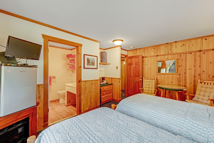 Room 102 of 189