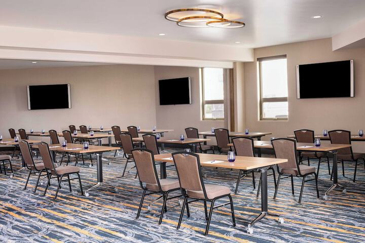 Delta Hotels by Marriott Grande Prairie Airport