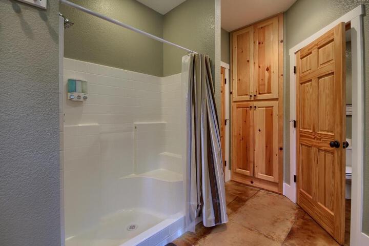 Aspen House in Fish Camp- 2 Miles from Yosemites South Entrance