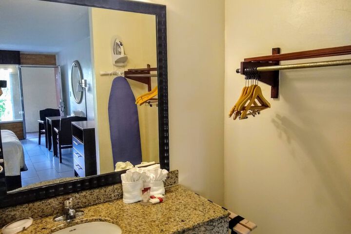 Room 12 of 36