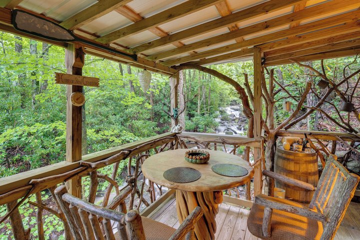 Celo Cabin w / Deck in Pisgah National Forest