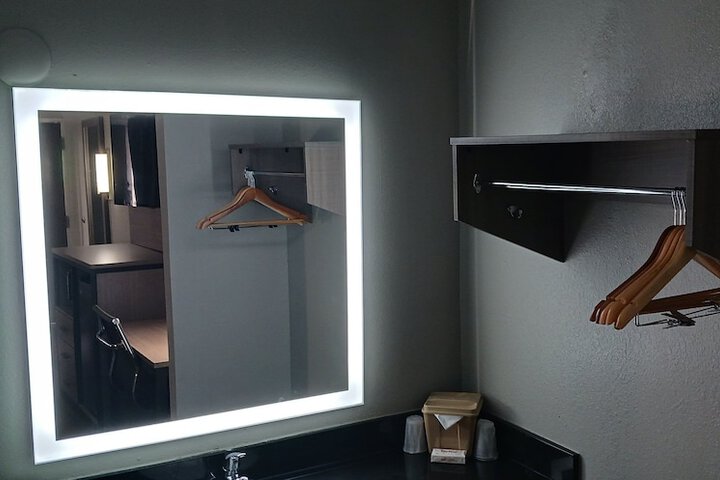 Room 12 of 17