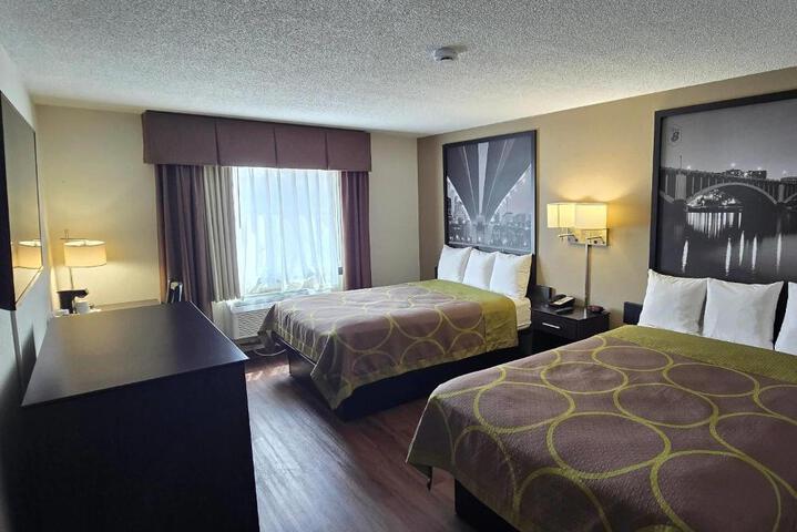 Super 8 by Wyndham Rogers Minnesota