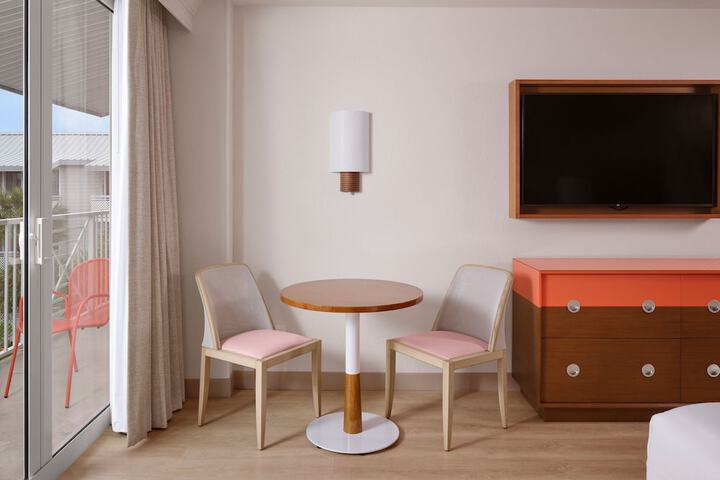 Room 40 of 120