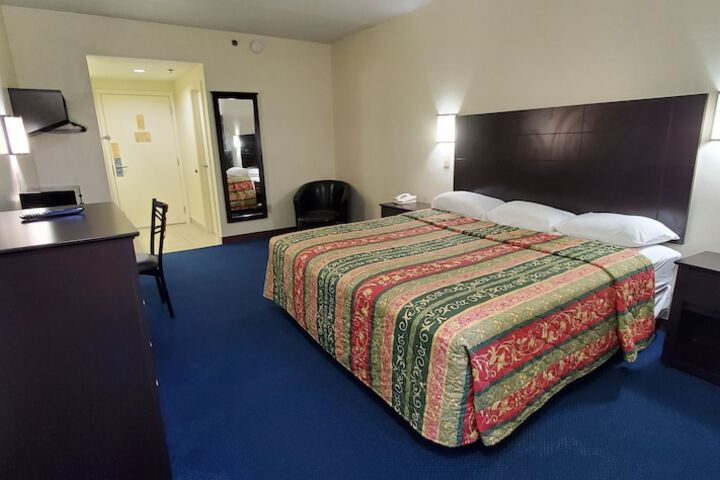 Room 33 of 39