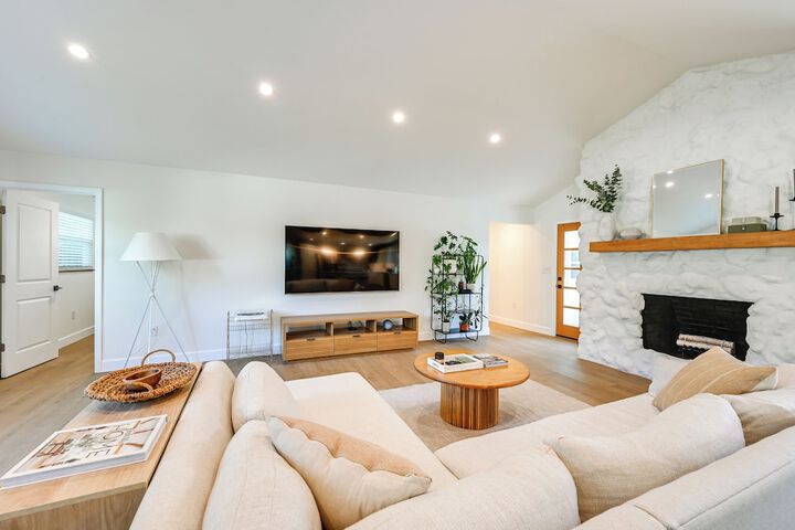 Naples Duplex Home w / Private Pool & Lanai!